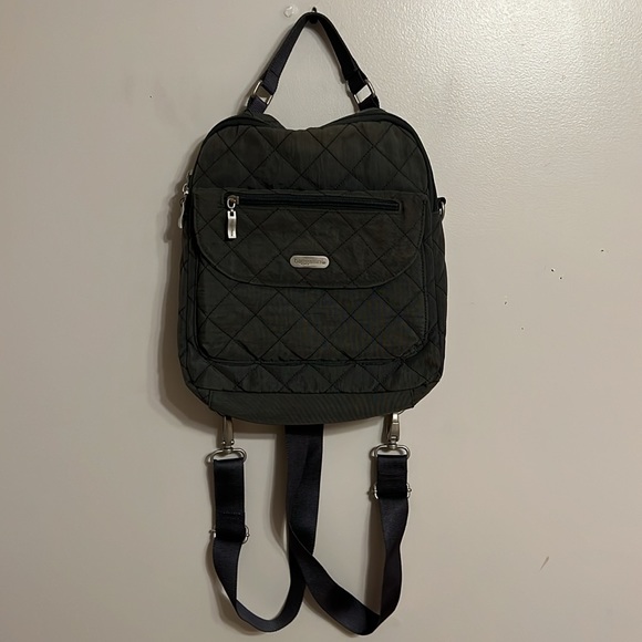 Baggallini Quilted Explorer Backpack Crossbody Bag - Picture 3 of 11